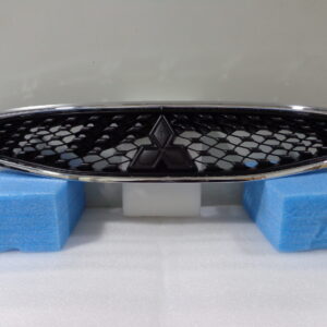 Mascara cromada MITSUBISHI MIRAGE 17-20 – Código 6402A380