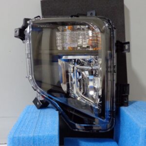 Farol delantero izquierdo MITSUBISHI L200 – Código 8315A055