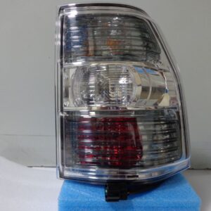 Stop trasero rh MITSUBISHI MONTERO BK – Código 8330A566