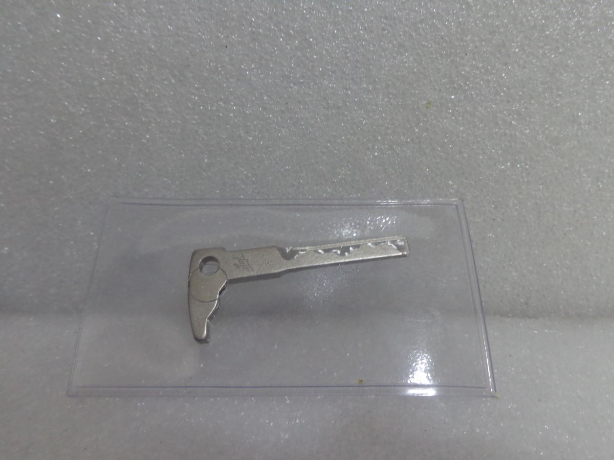 Llave metalica MERCEDES BENZ CLASE A – Código A203766500639