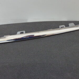 Embellesedor cromado rejilla parachoque delantero MERCEDES BENZ C – Código A2058880173