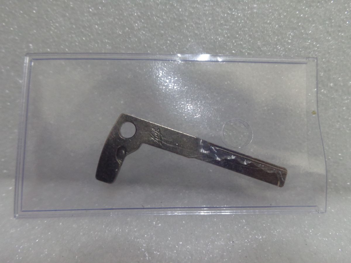 Llave metalica MERCEDES BENZ – Código A2127601906